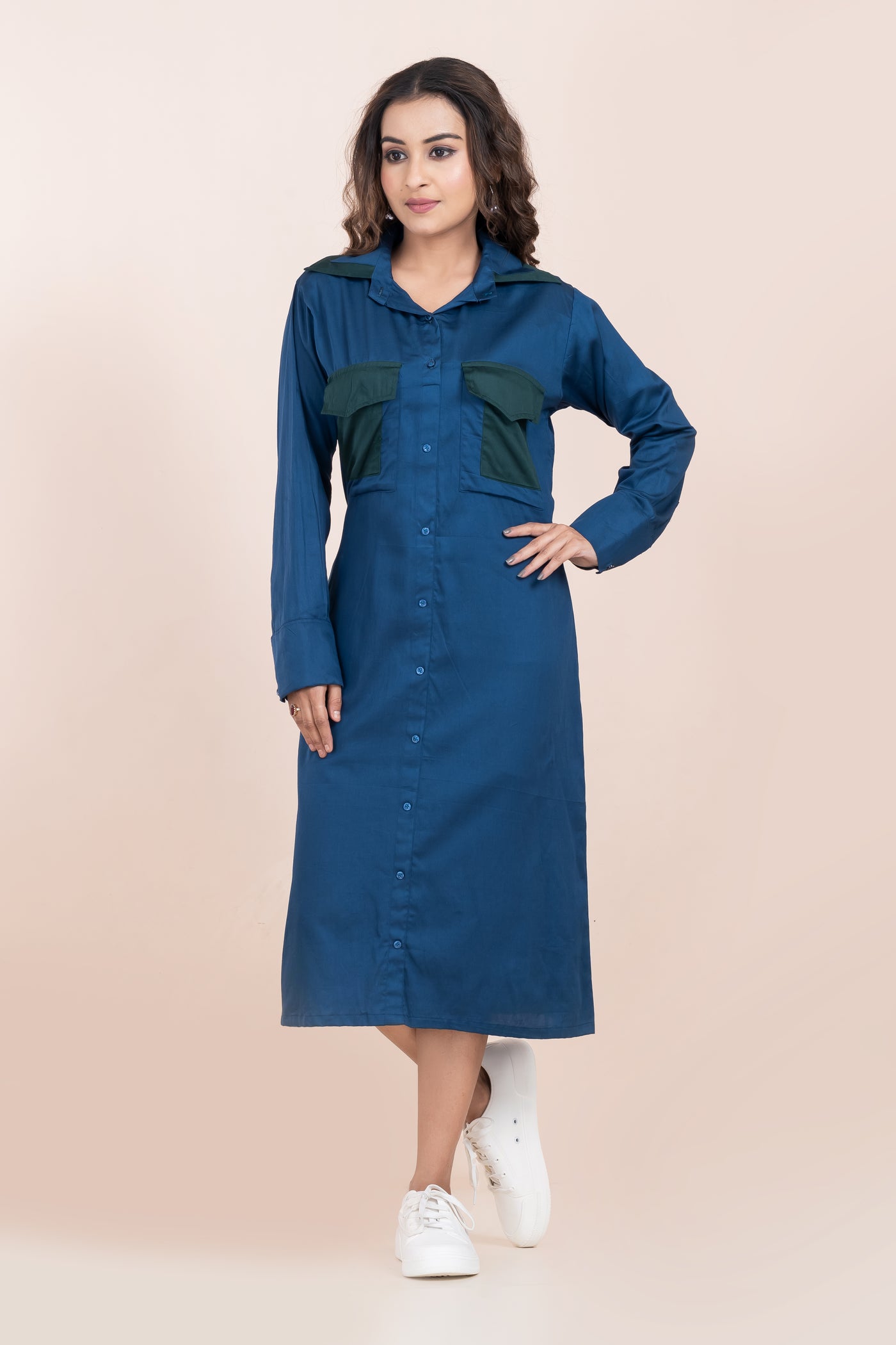 BLUE LONG DRESS WITH GREEN POCKET